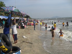 Bang Saen, oblíbená pláž